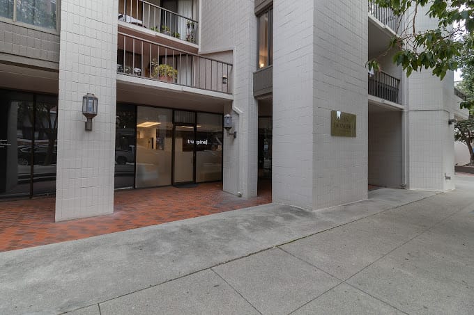 Street-level entrance to TruSpine Telegraph Hill, a chiropractor at 150 Lombard St, San Francisco